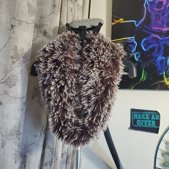 Scarf - Picture 2 of 3